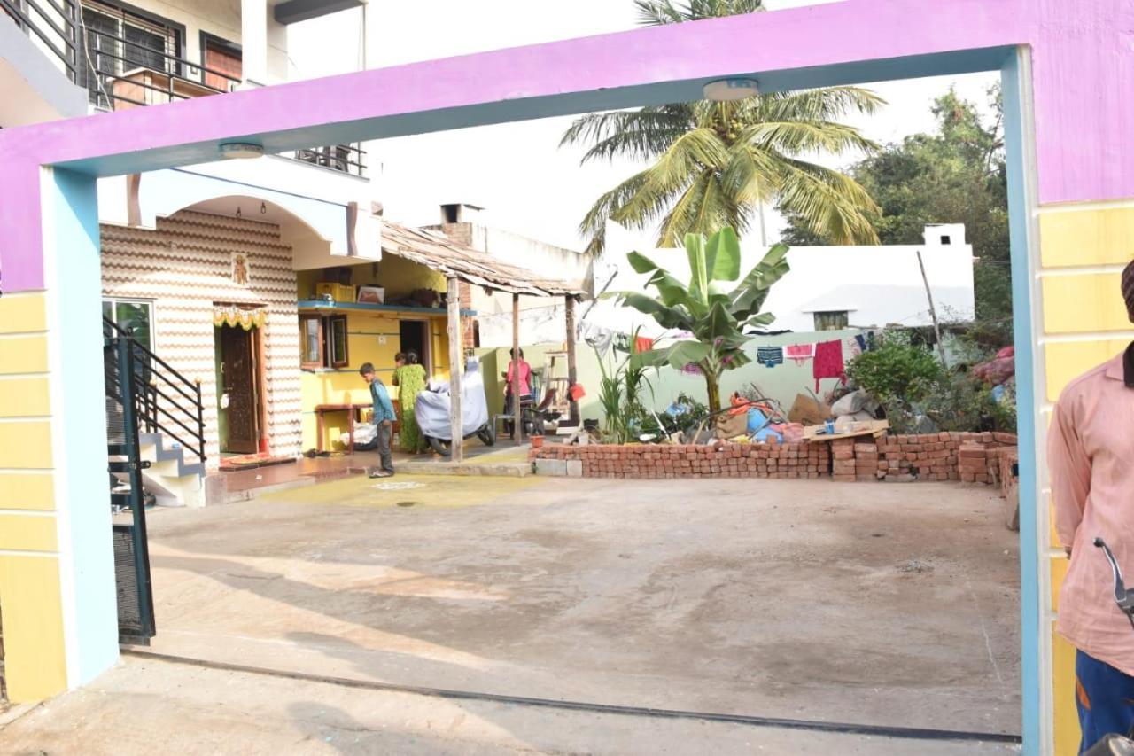 Coconut Homestay 亨比 外观 照片