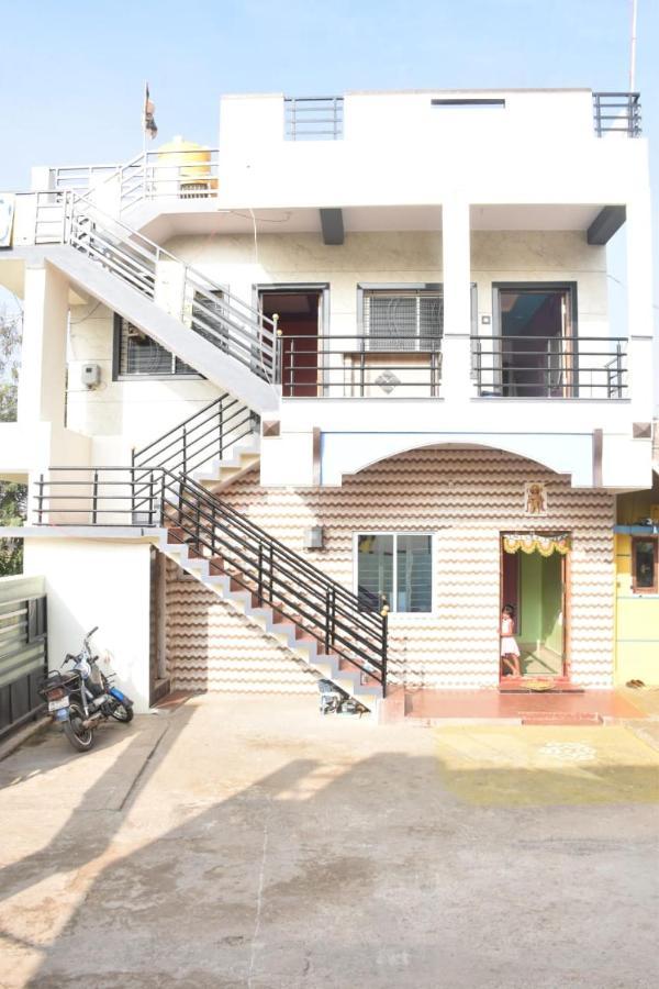 Coconut Homestay 亨比 外观 照片